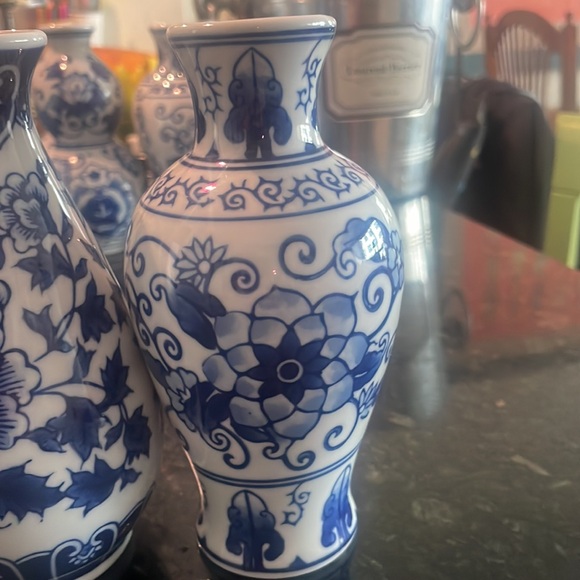 &K DELFT CERAMIC VASES SET OF 3 - Picture 4 of 7